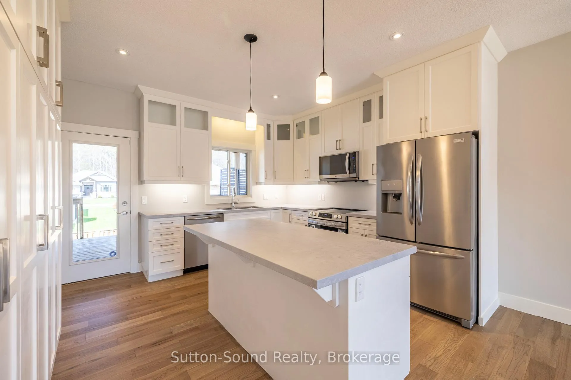 Photo 9 of 368 5th Ave A W, Owen Sound — HOMEH