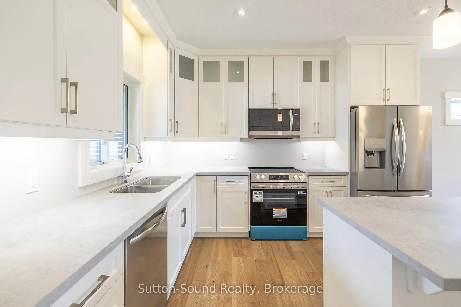 Photo 10 of 368 5th Ave A W, Owen Sound — HOMEH