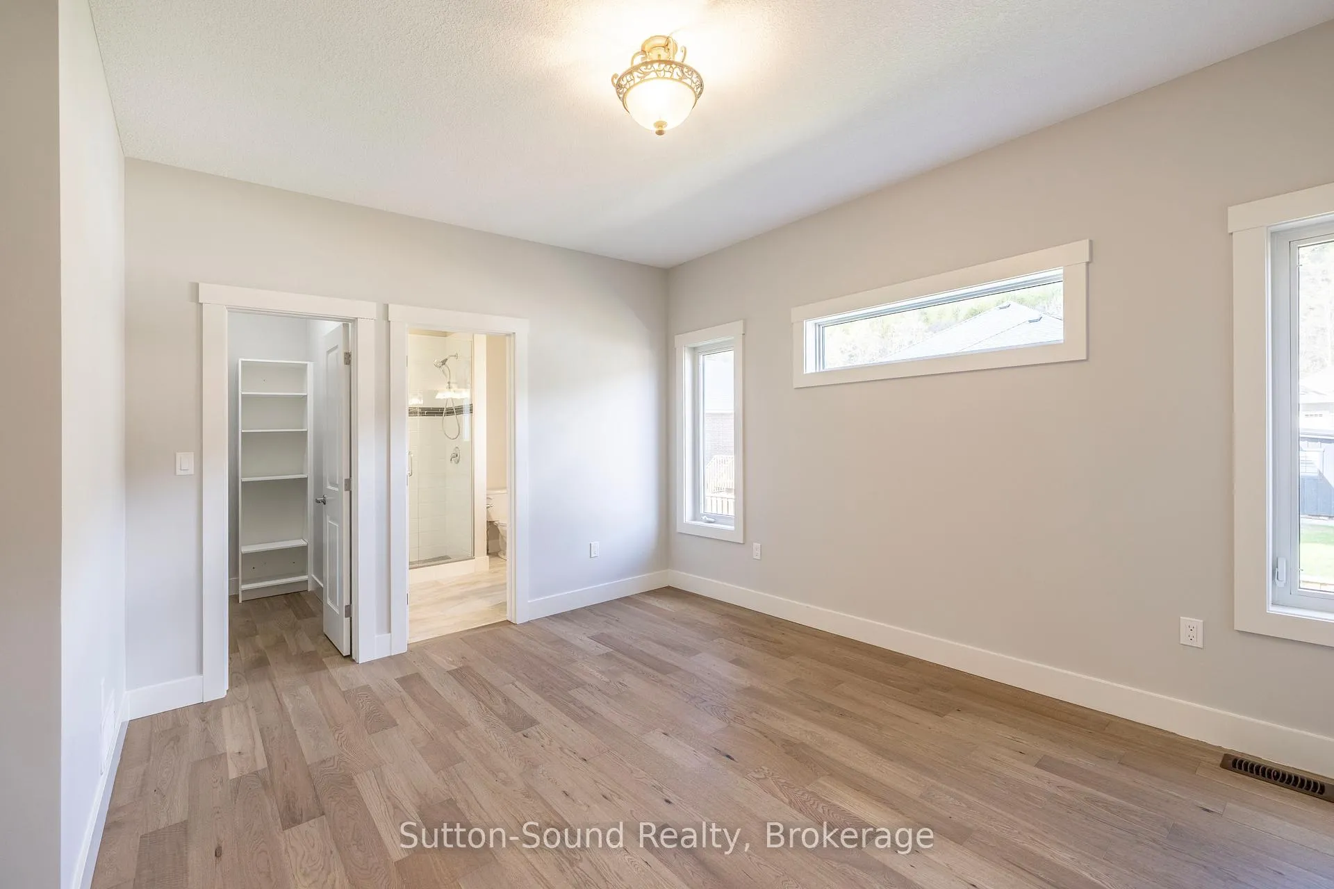 Photo 14 of 368 5th Ave A W, Owen Sound — HOMEH