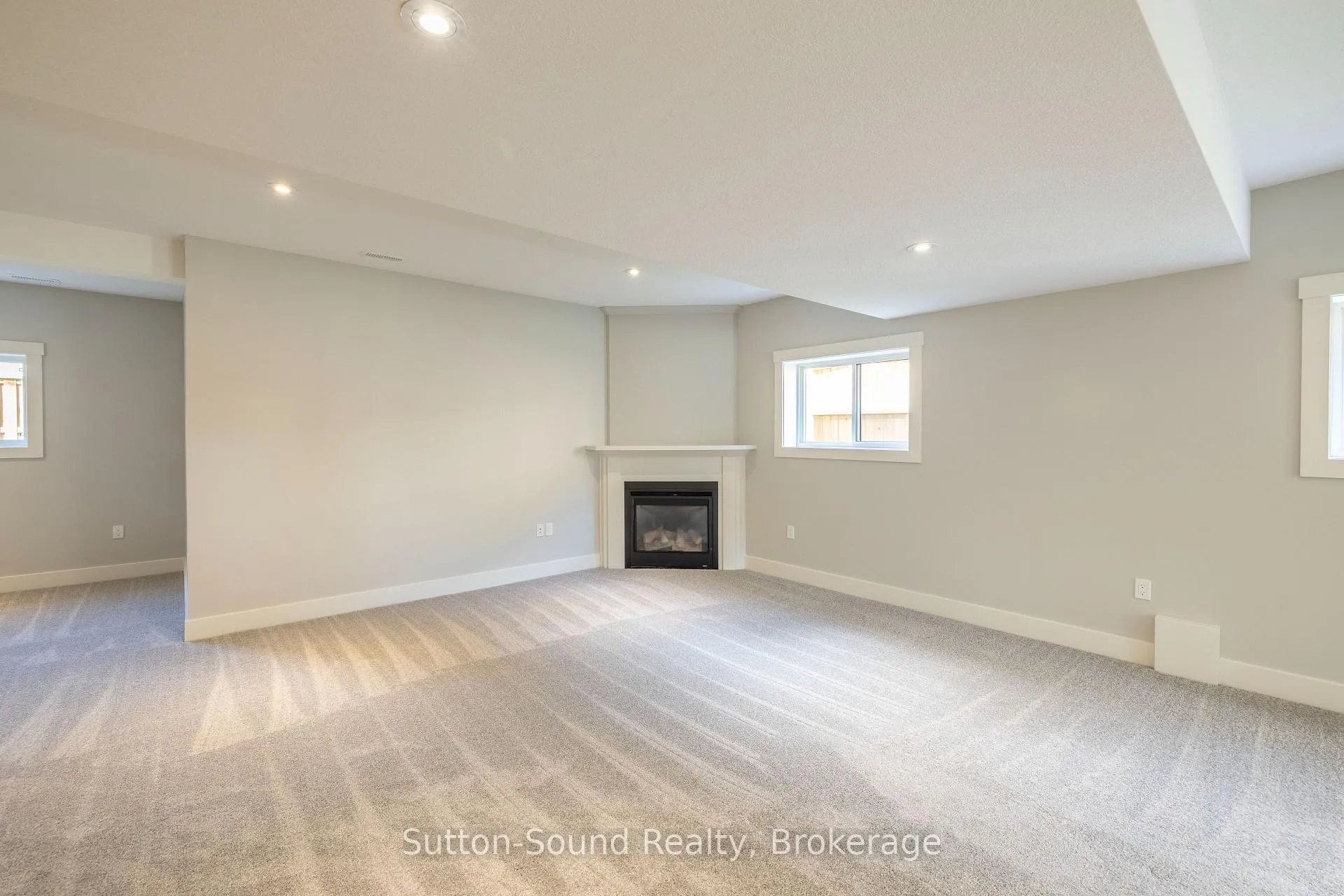 Photo 24 of 368 5th Ave A W, Owen Sound — HOMEH