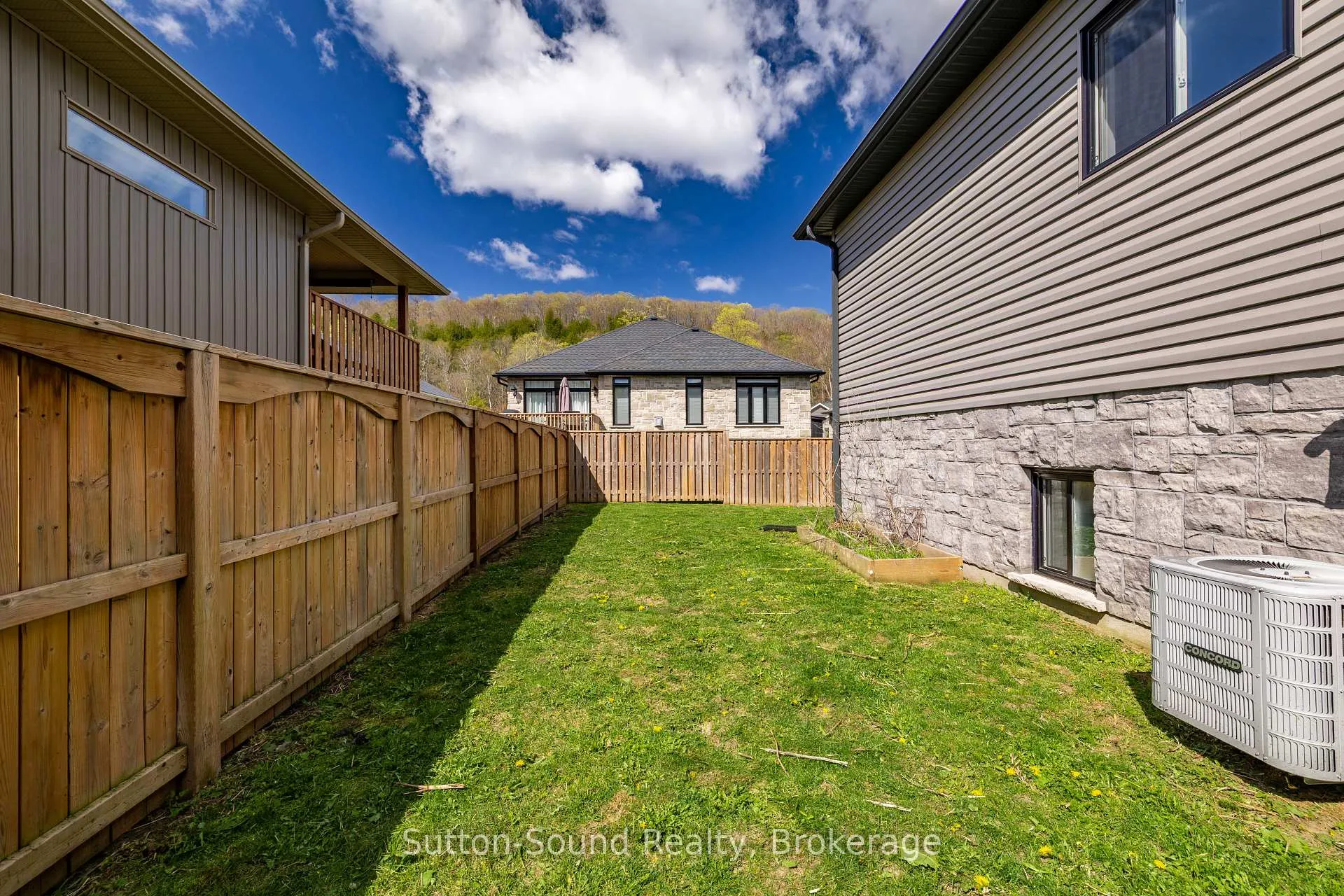 Photo 40 of 368 5th Ave A W, Owen Sound — HOMEH