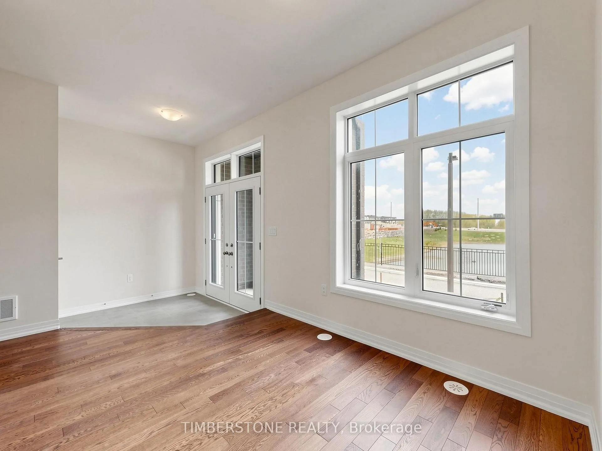 Photo 4 of 76 Blue Pond Drive, Brampton, Northwest Brampton — HOMEH