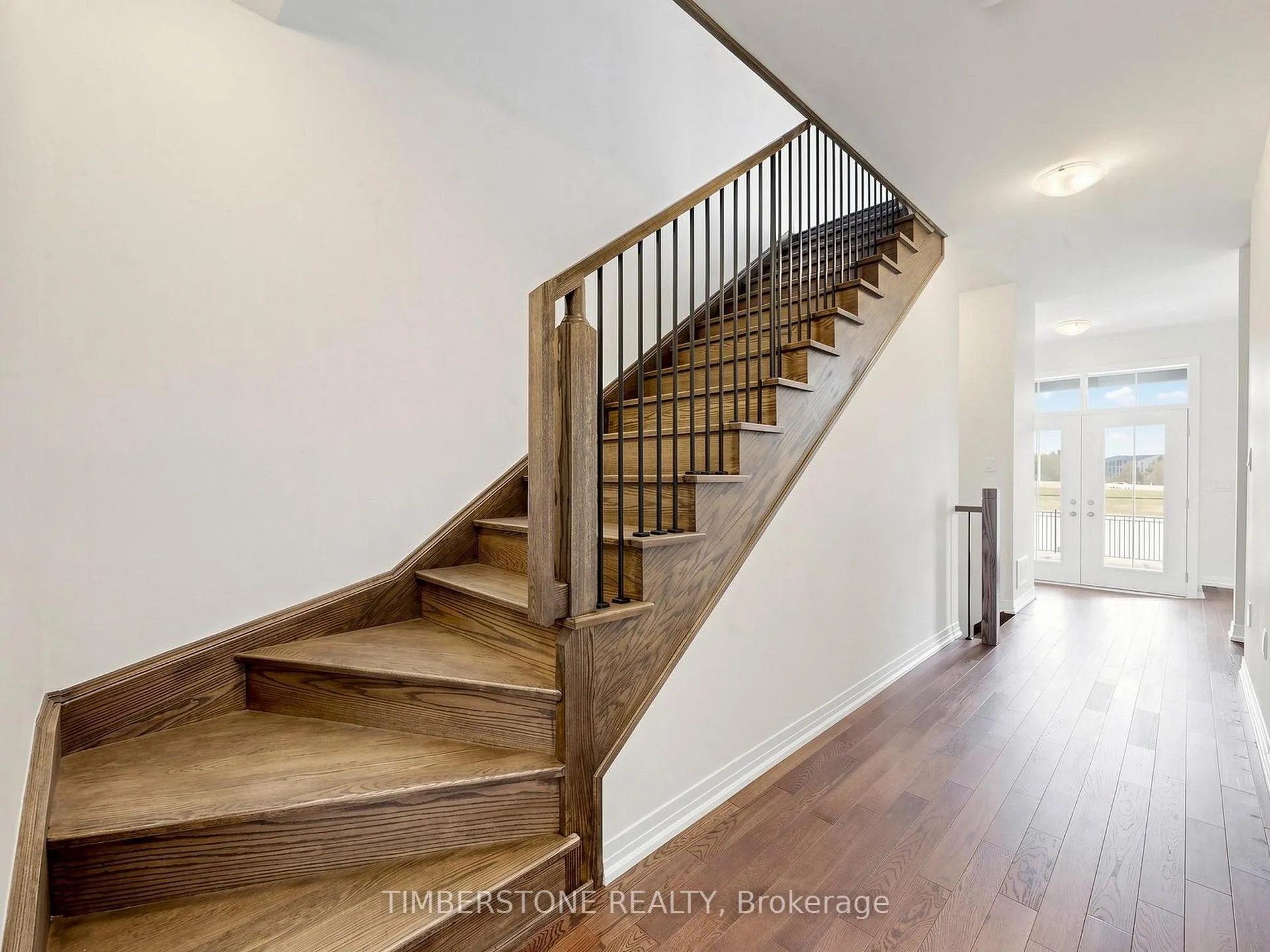 Photo 5 of 76 Blue Pond Drive, Brampton, Northwest Brampton — HOMEH