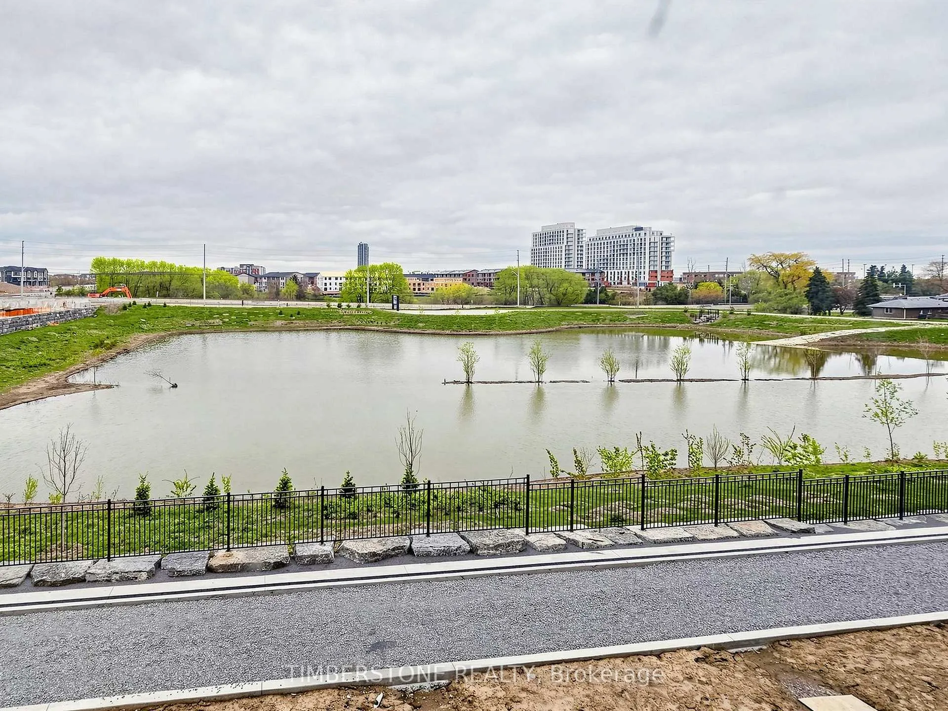 Photo 38 of 76 Blue Pond Drive, Brampton, Northwest Brampton — HOMEH
