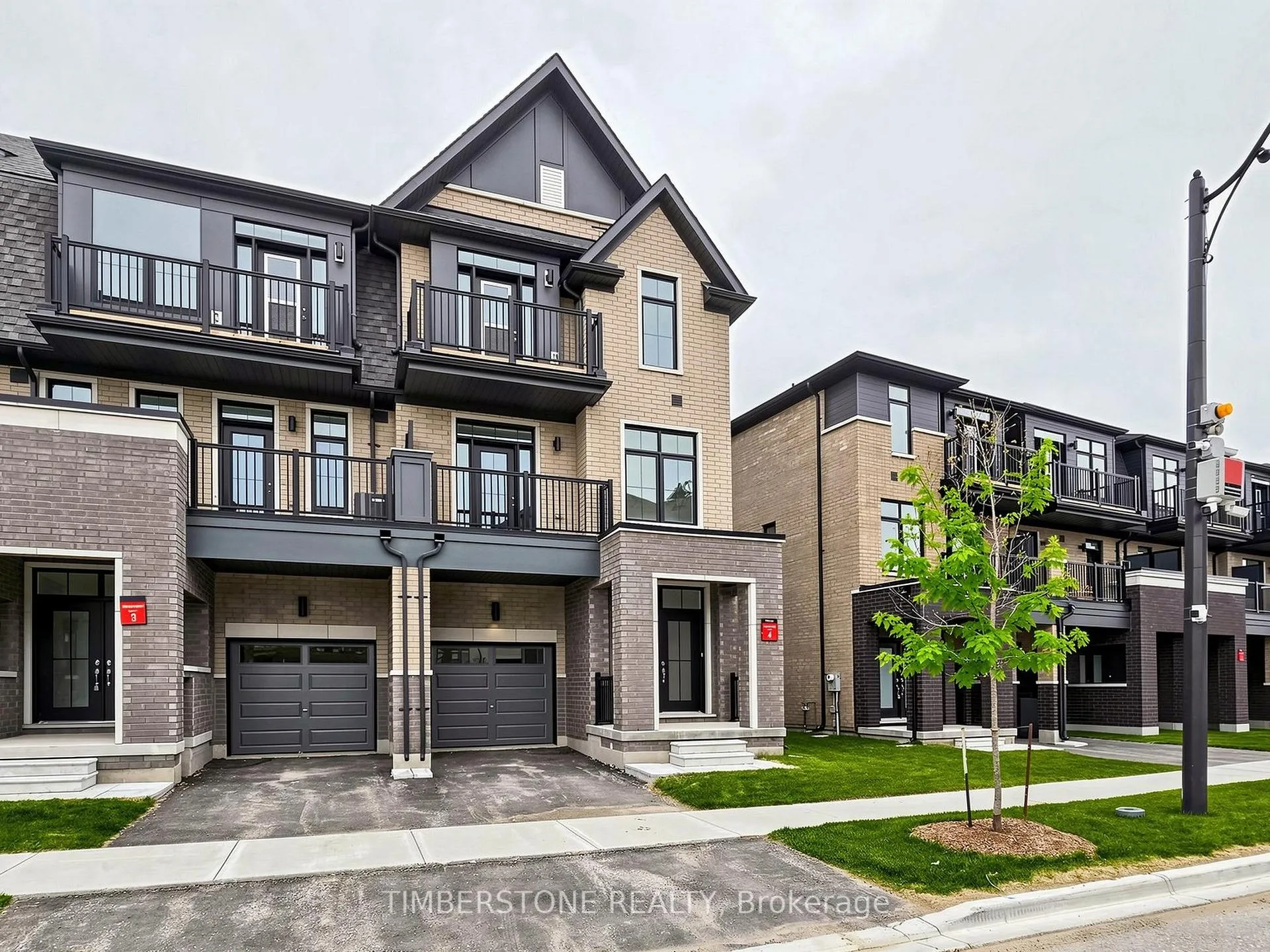 Photo 2 of 78 Blue Pond Drive, Brampton, Northwest Brampton — HOMEH