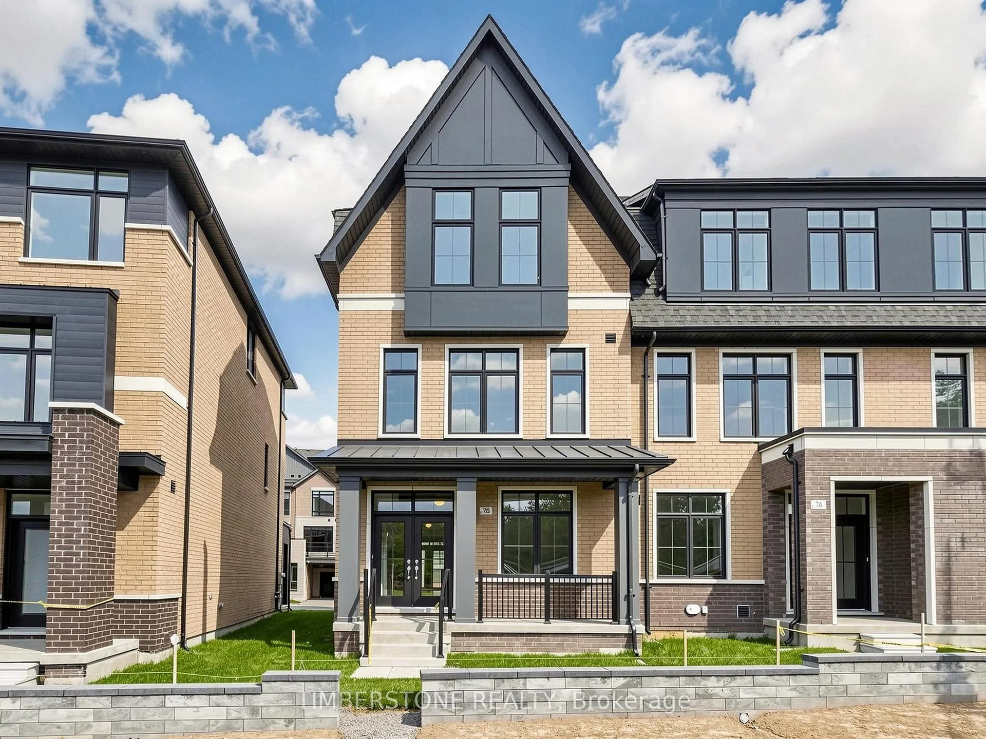 Photo 5 of 78 Blue Pond Drive, Brampton, Northwest Brampton — HOMEH
