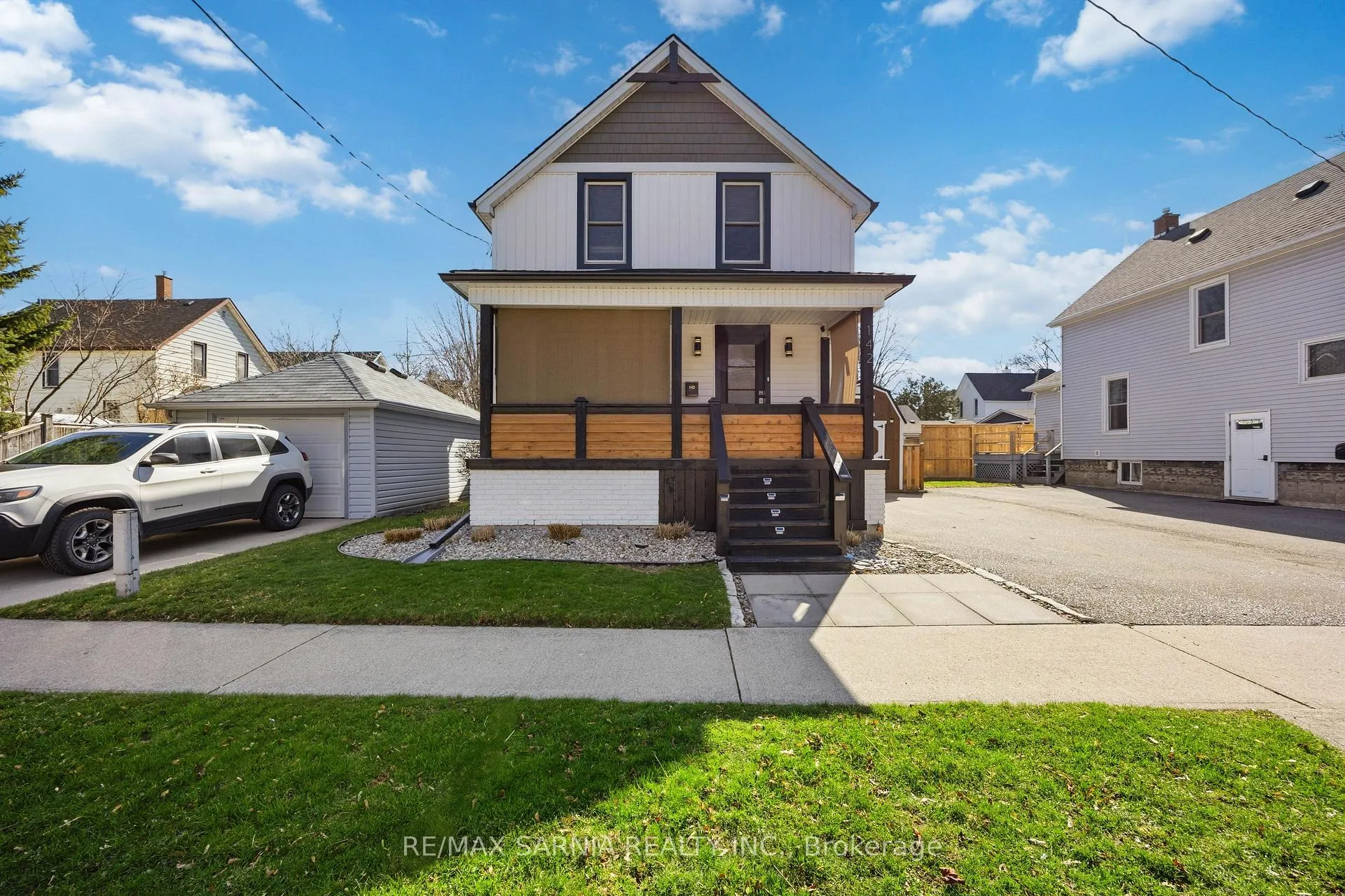 Photo 4 of 142 Mackenzie Street S, Sarnia — HOMEH