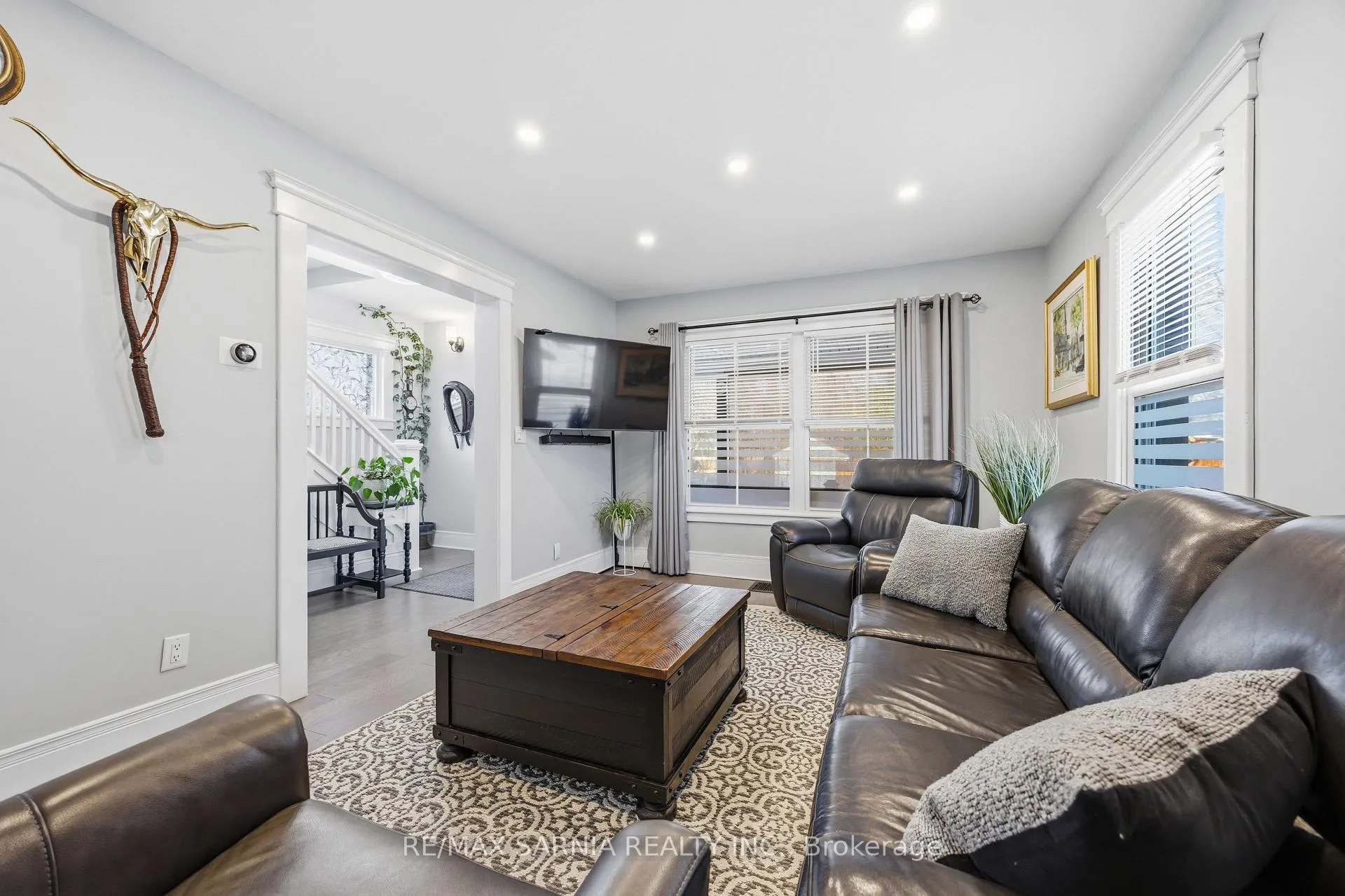 Photo 11 of 142 Mackenzie Street S, Sarnia — HOMEH