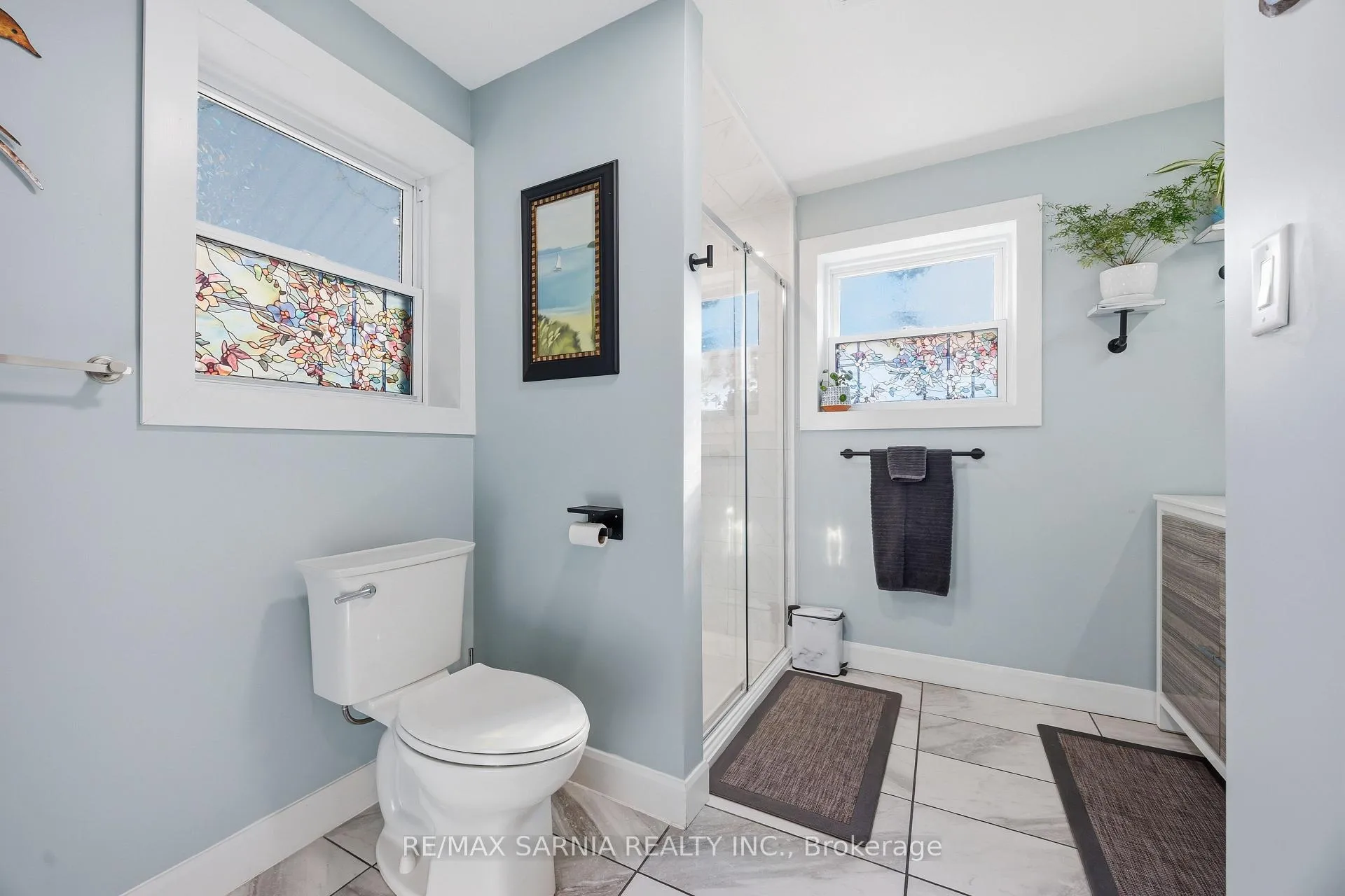 Photo 19 of 142 Mackenzie Street S, Sarnia — HOMEH