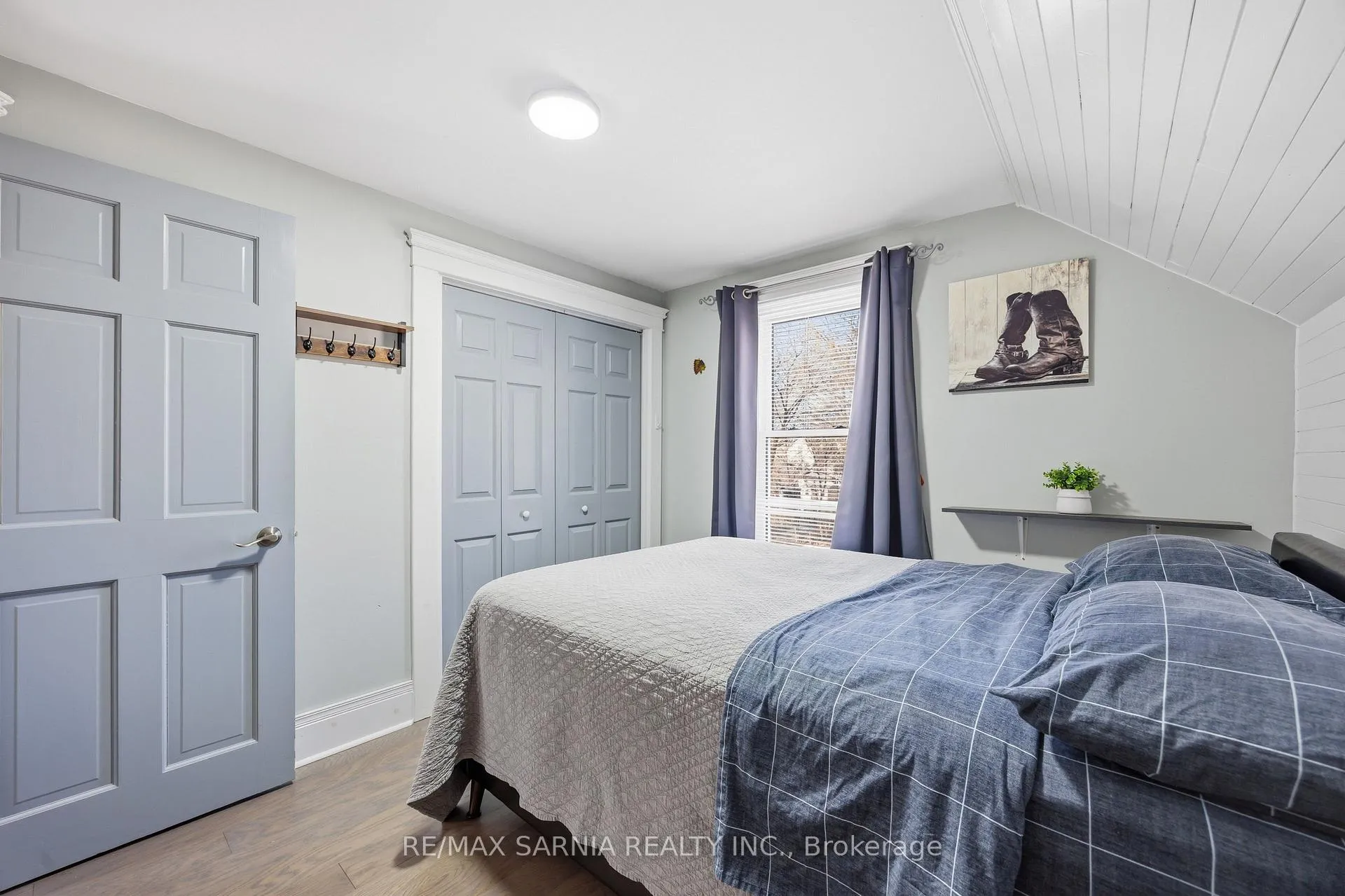 Photo 26 of 142 Mackenzie Street S, Sarnia — HOMEH