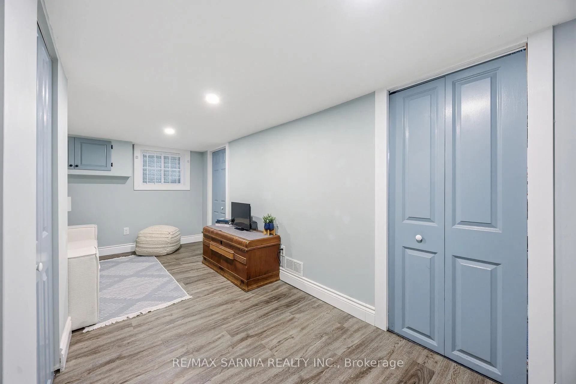 Photo 32 of 142 Mackenzie Street S, Sarnia — HOMEH