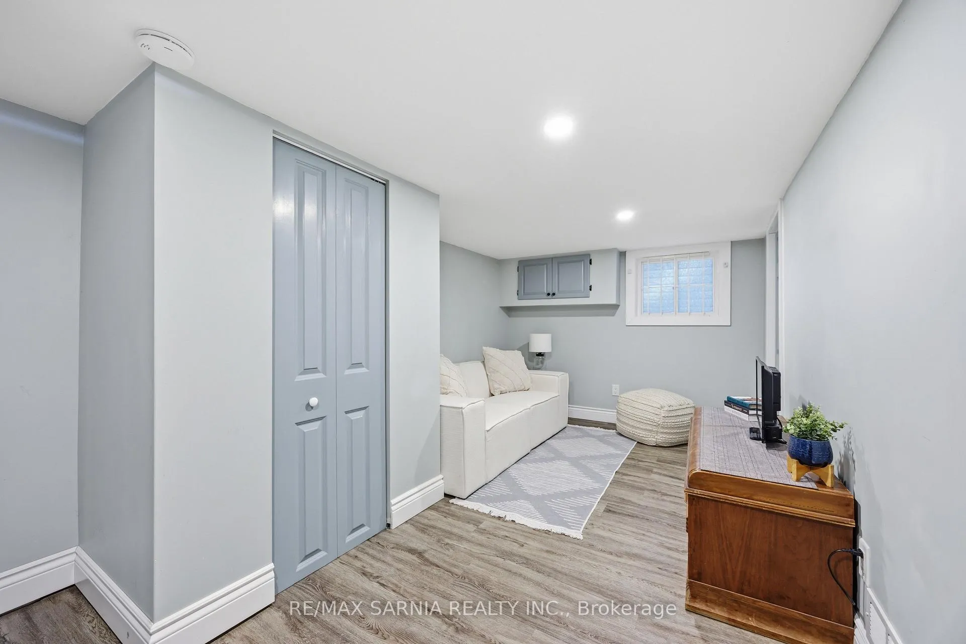 Photo 33 of 142 Mackenzie Street S, Sarnia — HOMEH