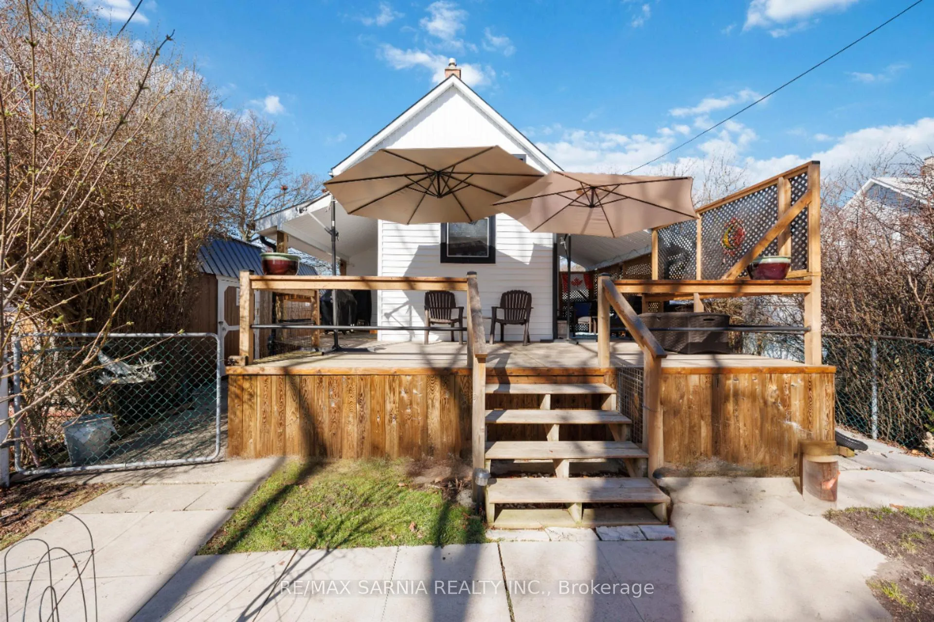 Photo 43 of 142 Mackenzie Street S, Sarnia — HOMEH