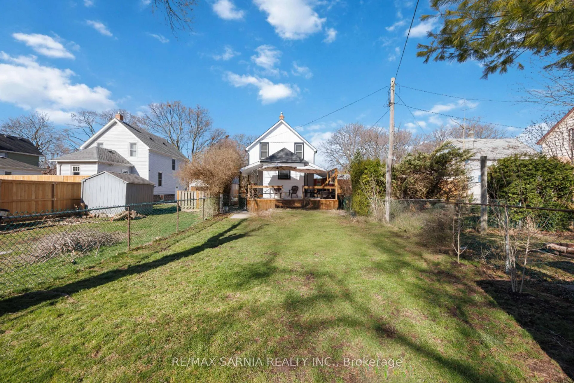 Photo 44 of 142 Mackenzie Street S, Sarnia — HOMEH