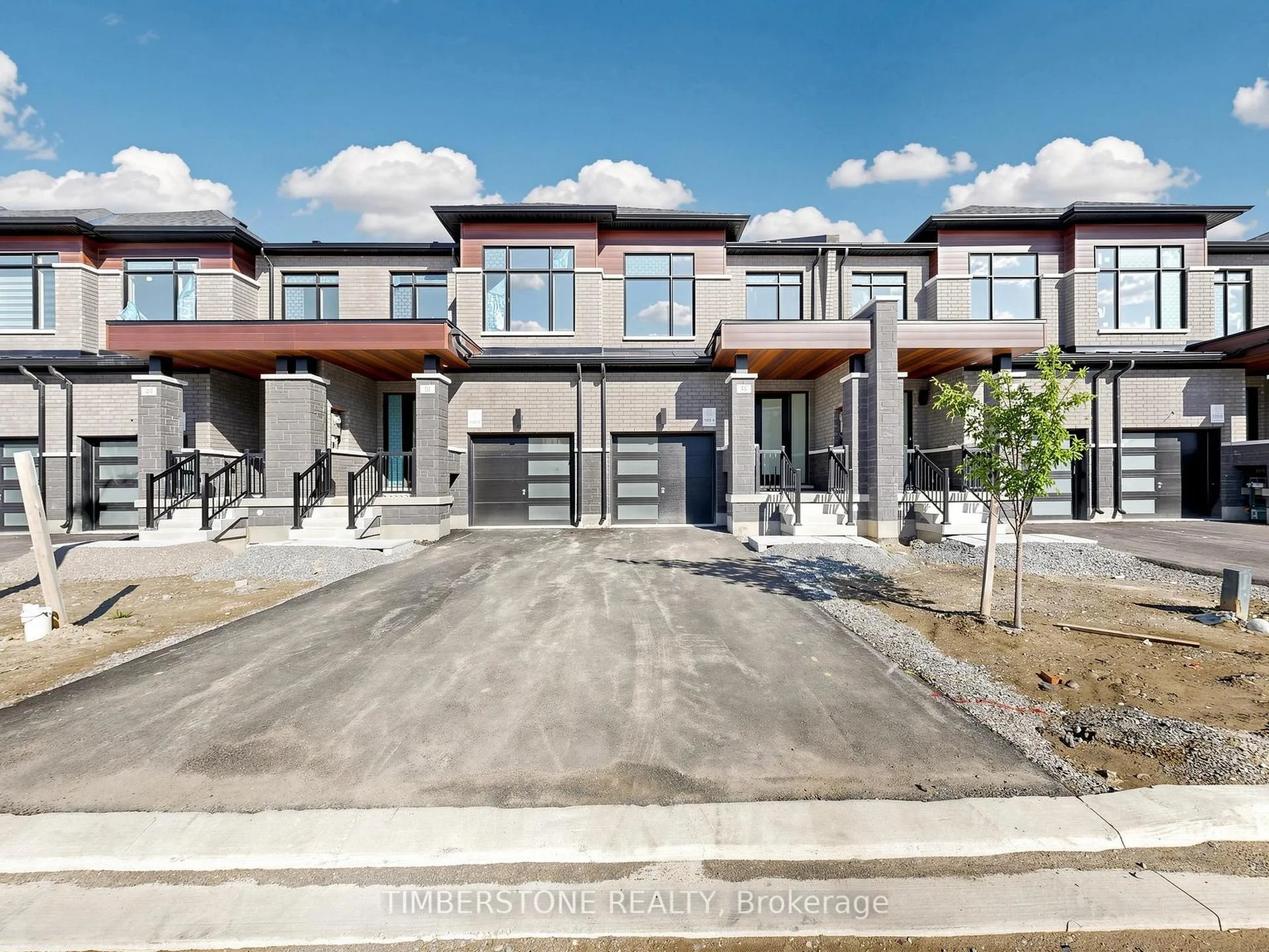 Photo 1 of 51 Freedom Oaks Trail, Brampton, Bram East — HOMEH