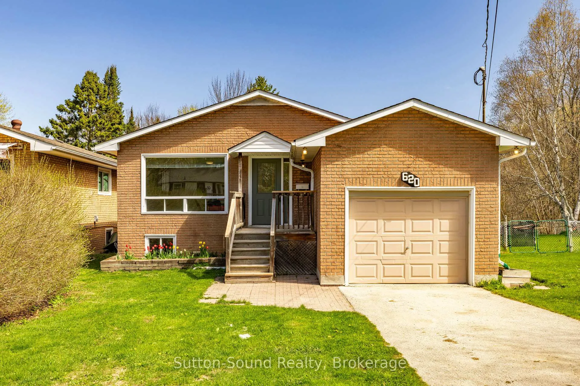 Front of 620 17th Street W
