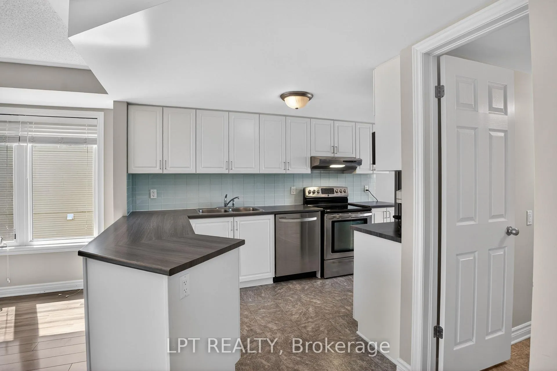 Photo 2 of 2342 Esprit Drive, Ottawa, Avalon East — HOMEH