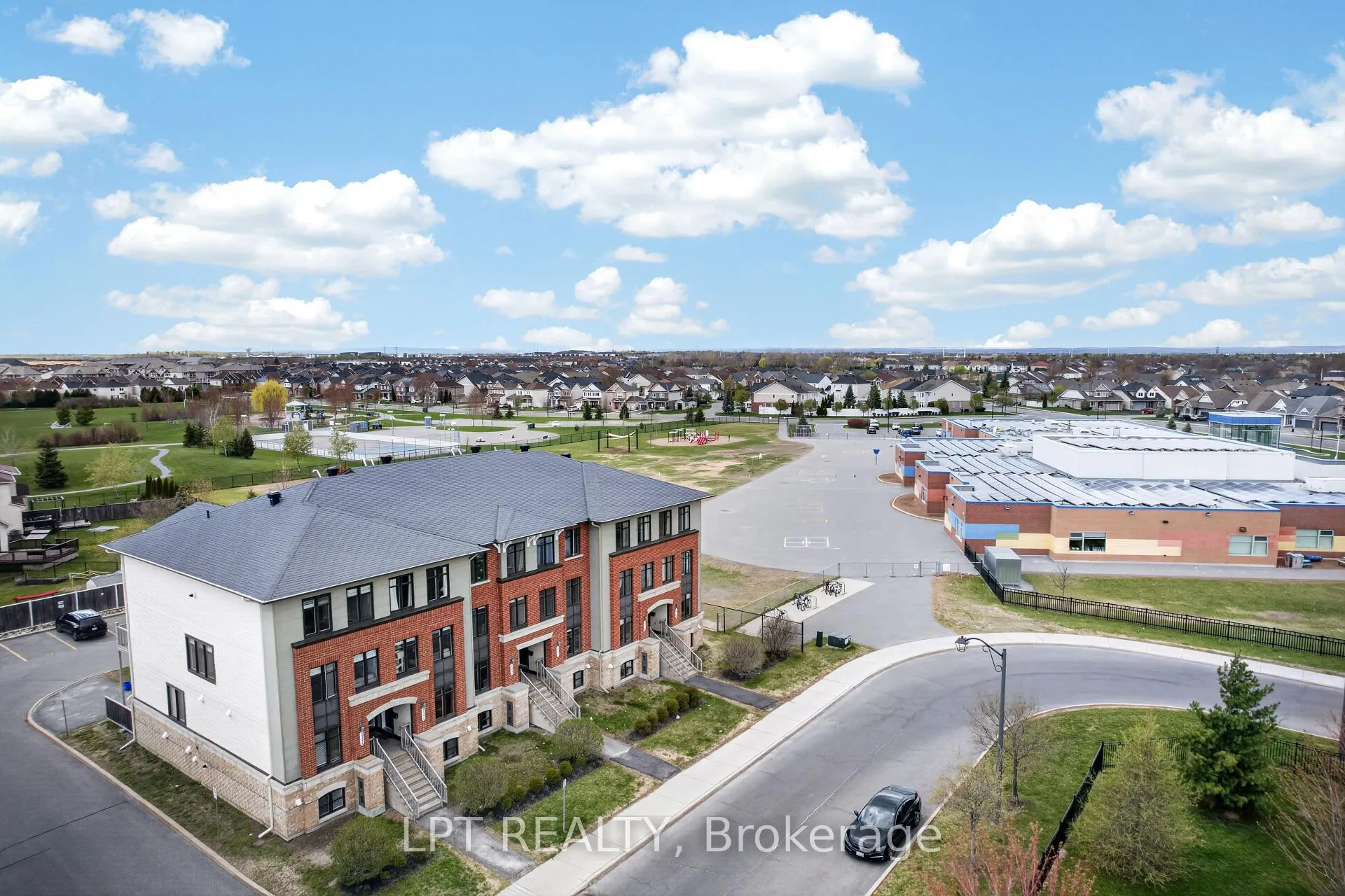 Photo 3 of 2342 Esprit Drive, Ottawa, Avalon East — HOMEH