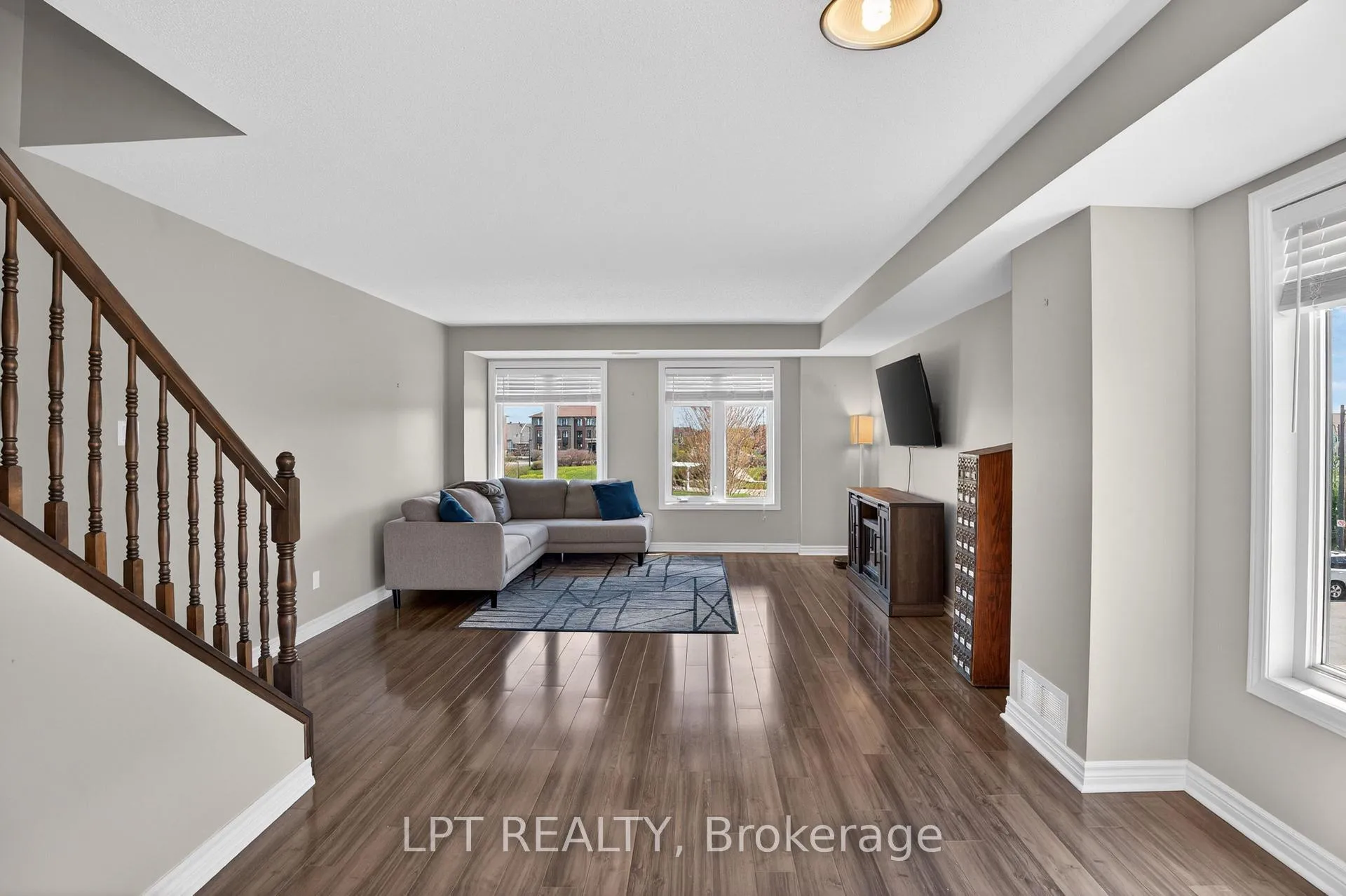 Photo 4 of 2342 Esprit Drive, Ottawa, Avalon East — HOMEH