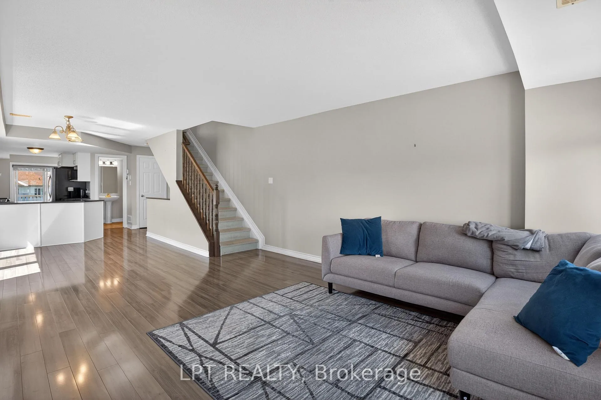 Photo 8 of 2342 Esprit Drive, Ottawa, Avalon East — HOMEH