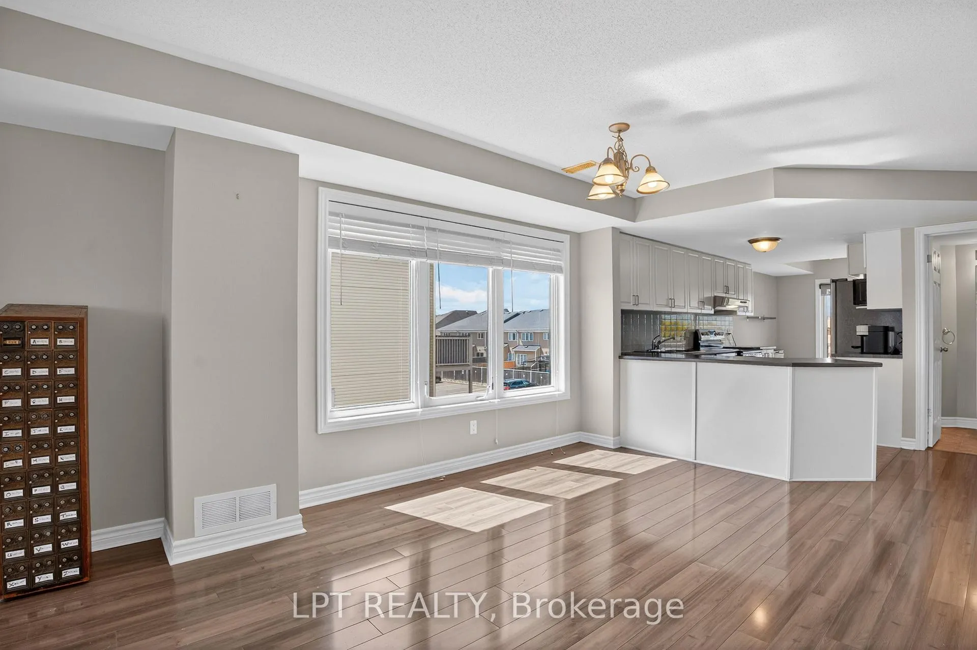 Photo 9 of 2342 Esprit Drive, Ottawa, Avalon East — HOMEH