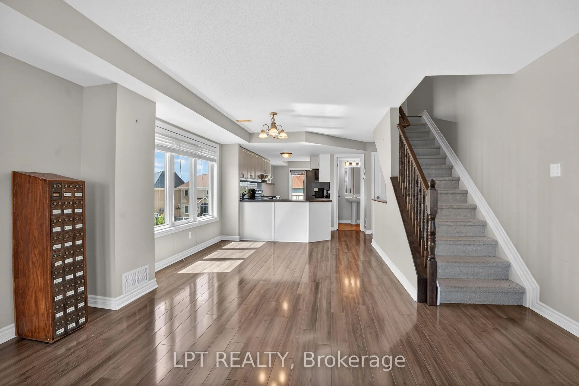 Photo 11 of 2342 Esprit Drive, Ottawa, Avalon East — HOMEH