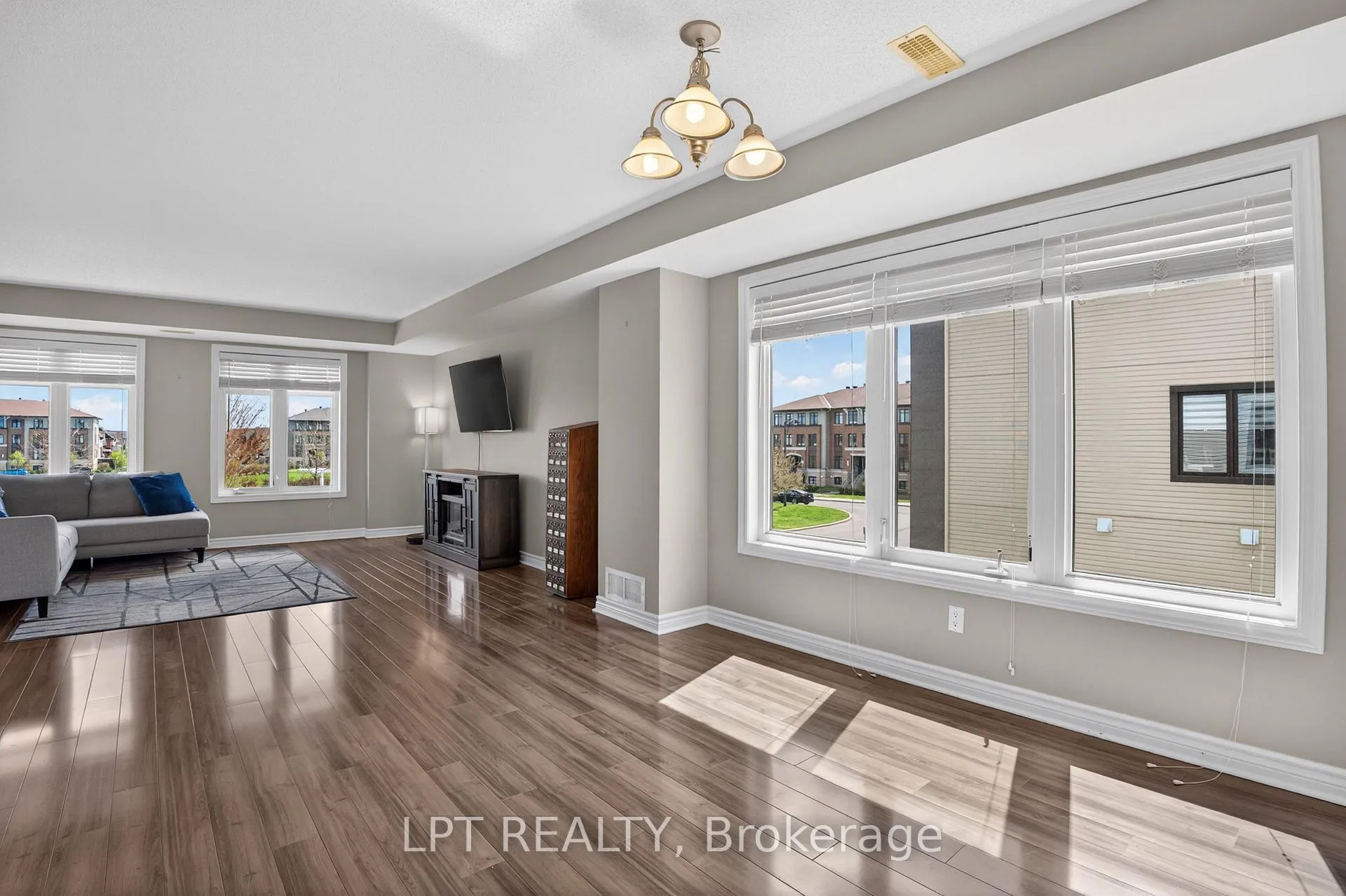Photo 12 of 2342 Esprit Drive, Ottawa, Avalon East — HOMEH