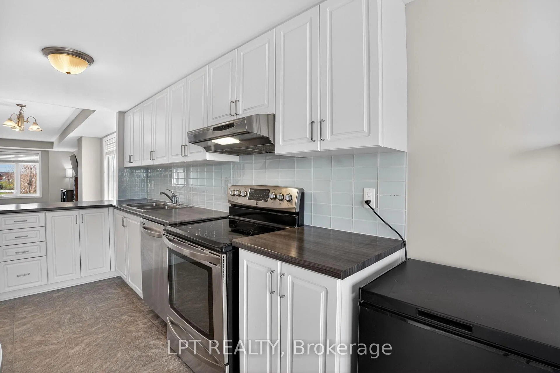 Photo 17 of 2342 Esprit Drive, Ottawa, Avalon East — HOMEH