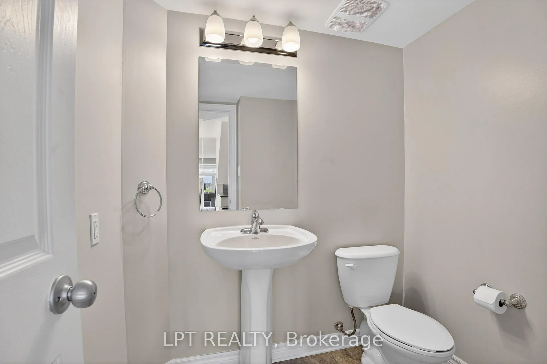 Photo 18 of 2342 Esprit Drive, Ottawa, Avalon East — HOMEH