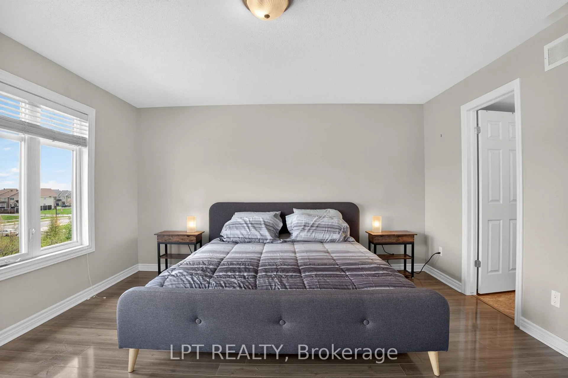 Photo 23 of 2342 Esprit Drive, Ottawa, Avalon East — HOMEH