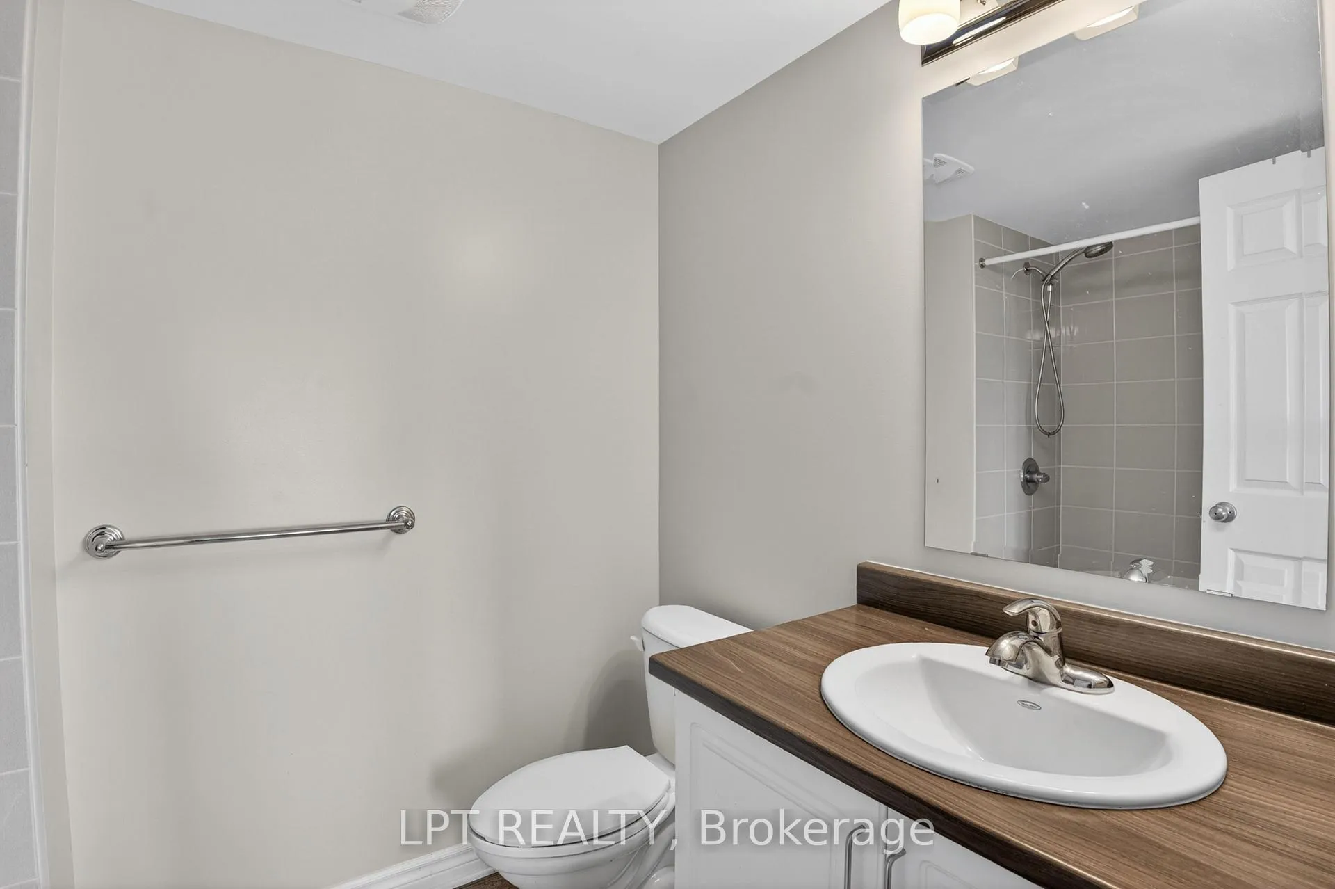 Photo 25 of 2342 Esprit Drive, Ottawa, Avalon East — HOMEH