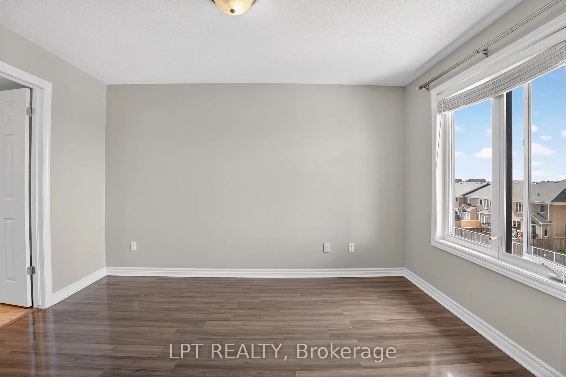 Photo 32 of 2342 Esprit Drive, Ottawa, Avalon East — HOMEH