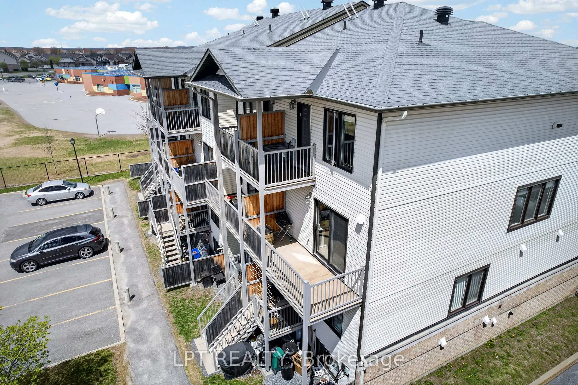 Photo 43 of 2342 Esprit Drive, Ottawa, Avalon East — HOMEH