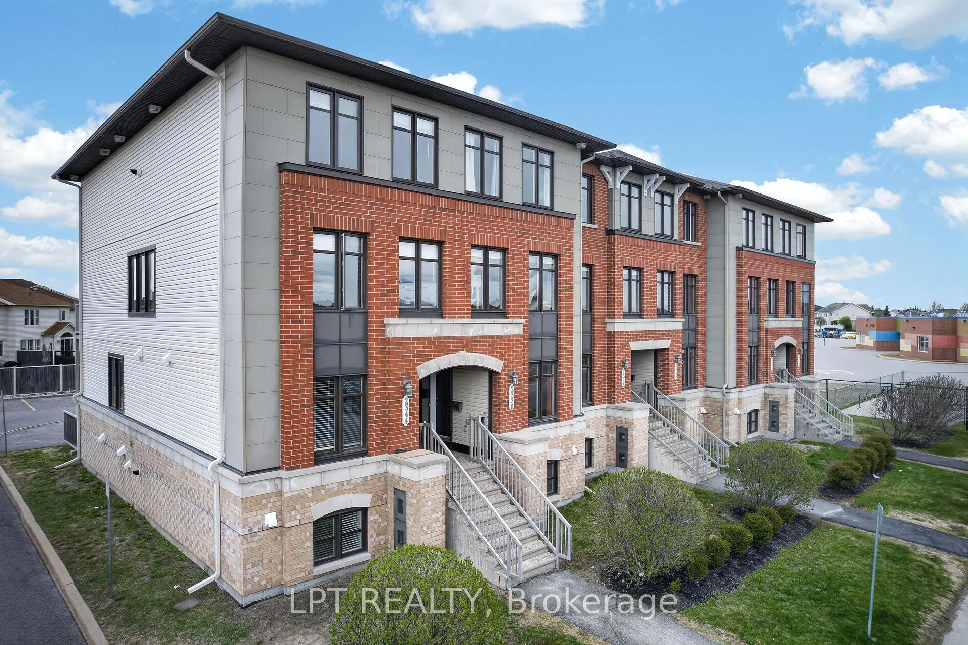 Photo 44 of 2342 Esprit Drive, Ottawa, Avalon East — HOMEH