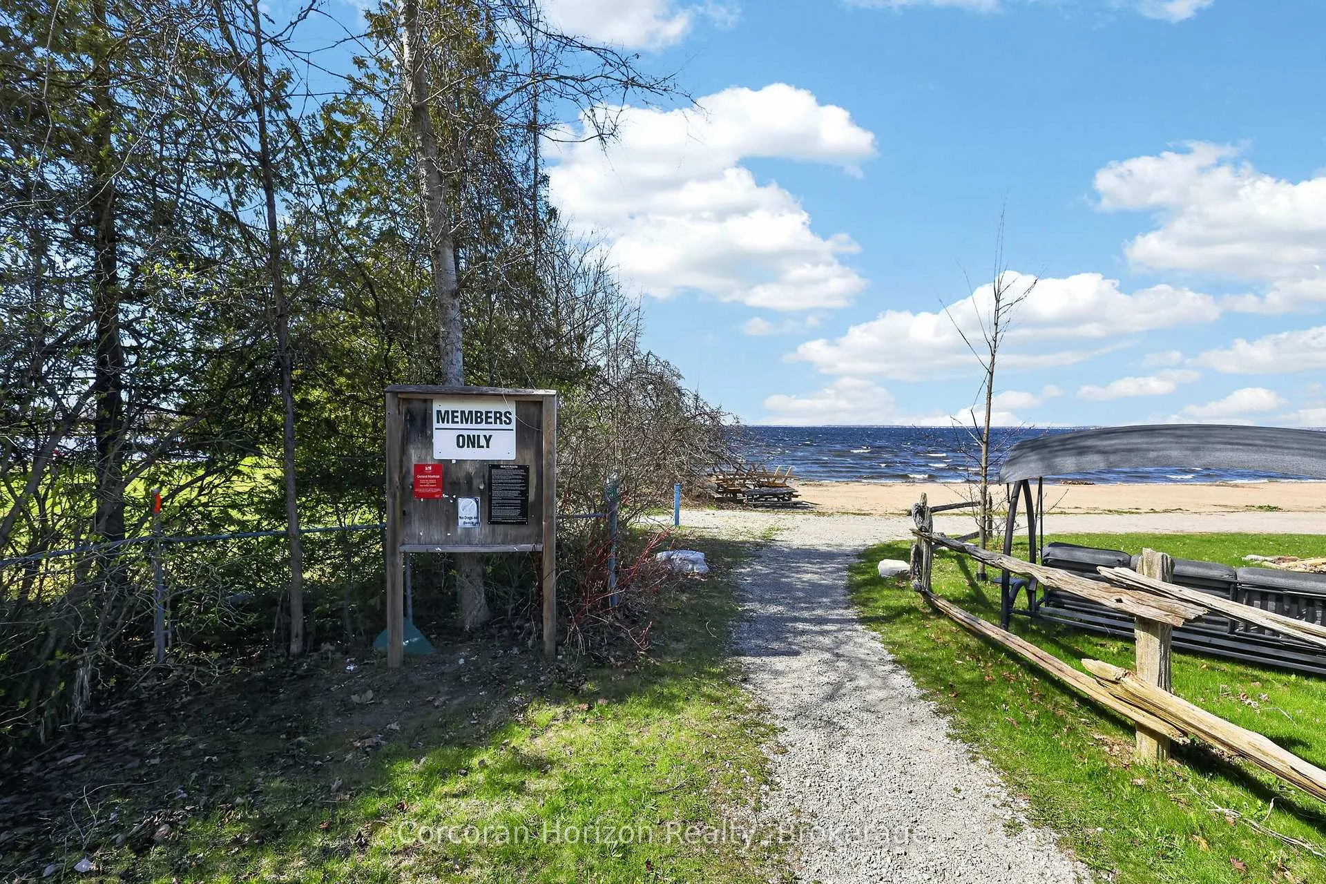Photo 3 of 26 Waterside Drive, Tay, Port McNicoll — HOMEH