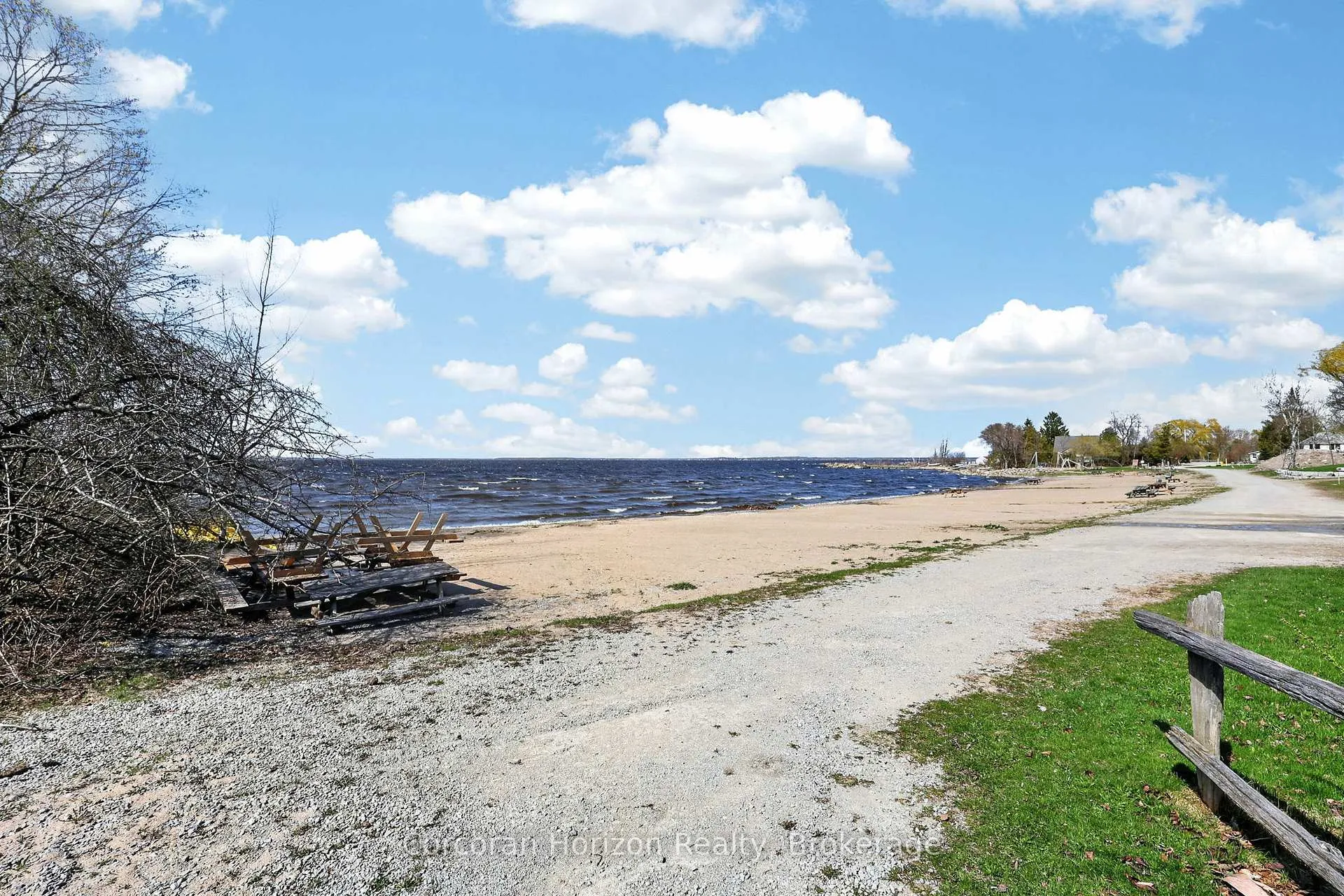 Photo 4 of 26 Waterside Drive, Tay, Port McNicoll — HOMEH