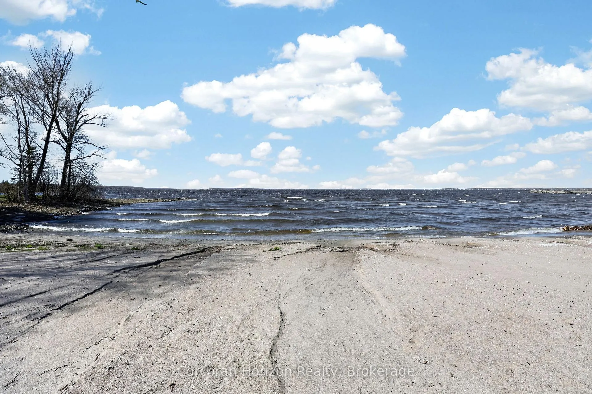 Photo 5 of 26 Waterside Drive, Tay, Port McNicoll — HOMEH