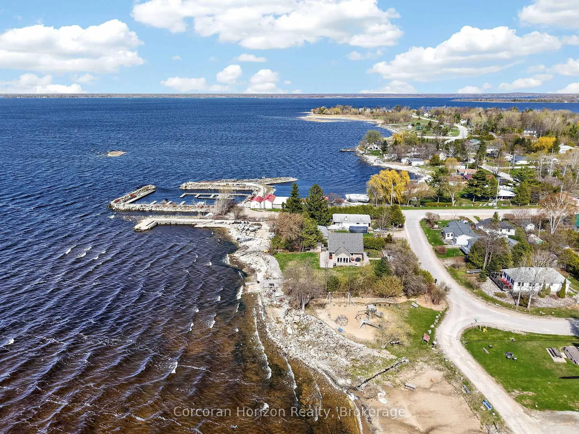 Photo 36 of 26 Waterside Drive, Tay, Port McNicoll — HOMEH