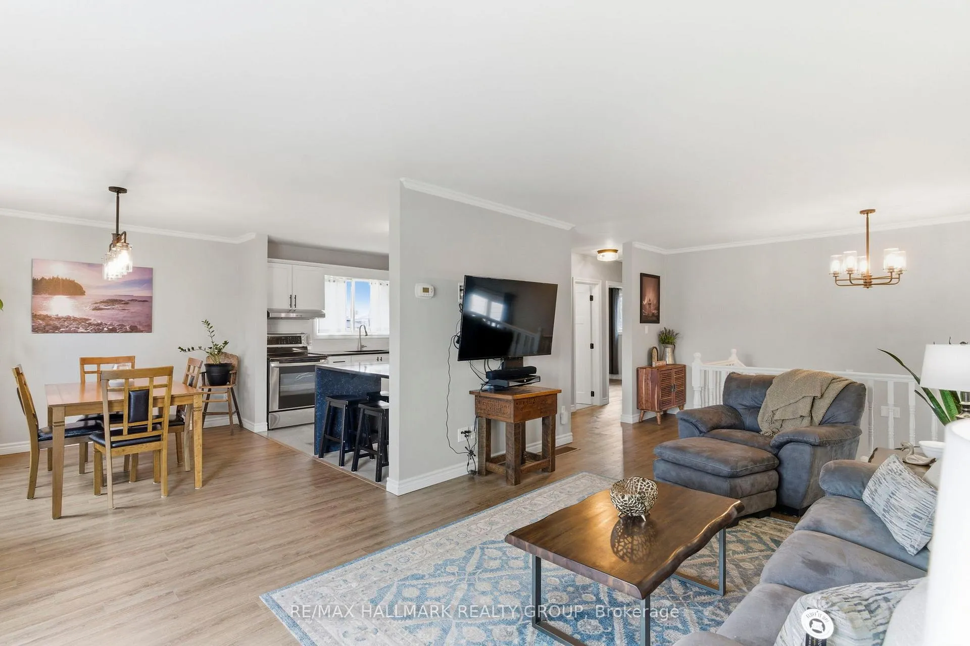 Photo 8 of 22 Elm Avenue, Brockville — HOMEH
