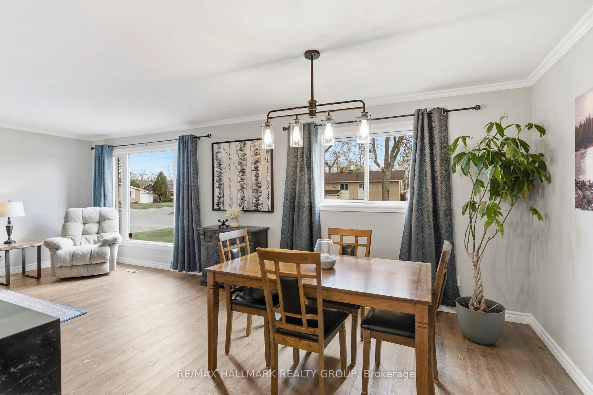 Photo 11 of 22 Elm Avenue, Brockville — HOMEH