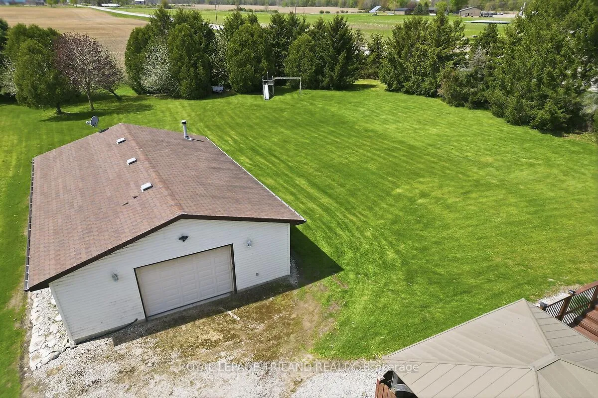 Photo 3 of 24671 Dodge Drive, Strathroy-Caradoc, Cairngorm — HOMEH