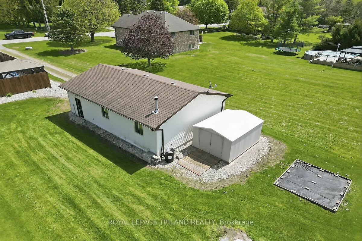 Photo 5 of 24671 Dodge Drive, Strathroy-Caradoc, Cairngorm — HOMEH