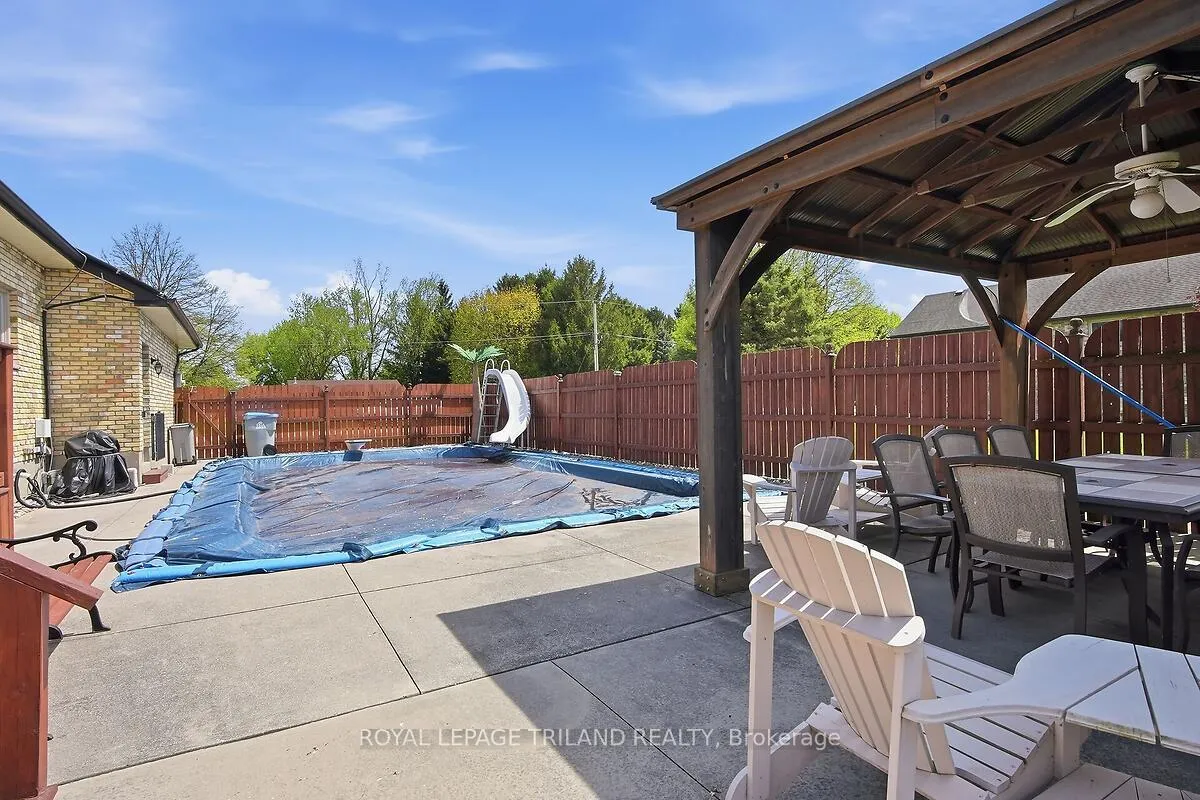 Photo 10 of 24671 Dodge Drive, Strathroy-Caradoc, Cairngorm — HOMEH