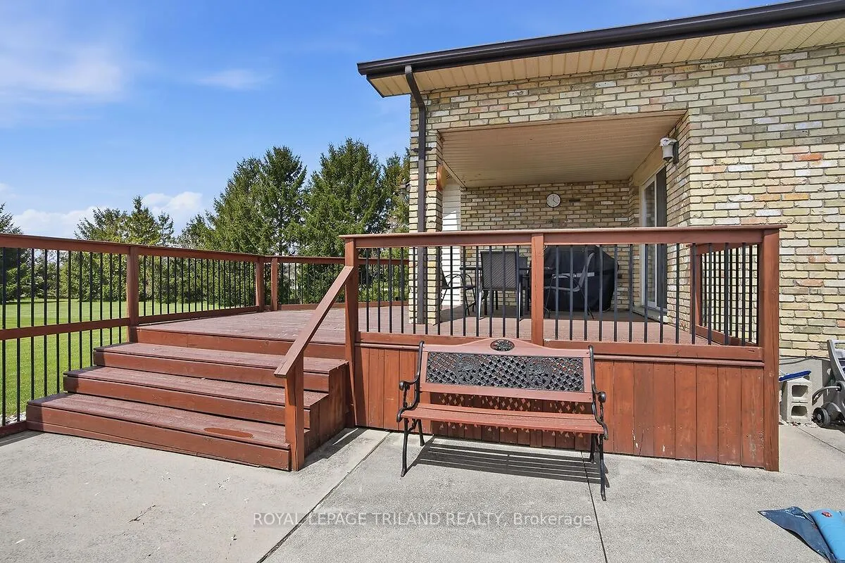 Photo 12 of 24671 Dodge Drive, Strathroy-Caradoc, Cairngorm — HOMEH