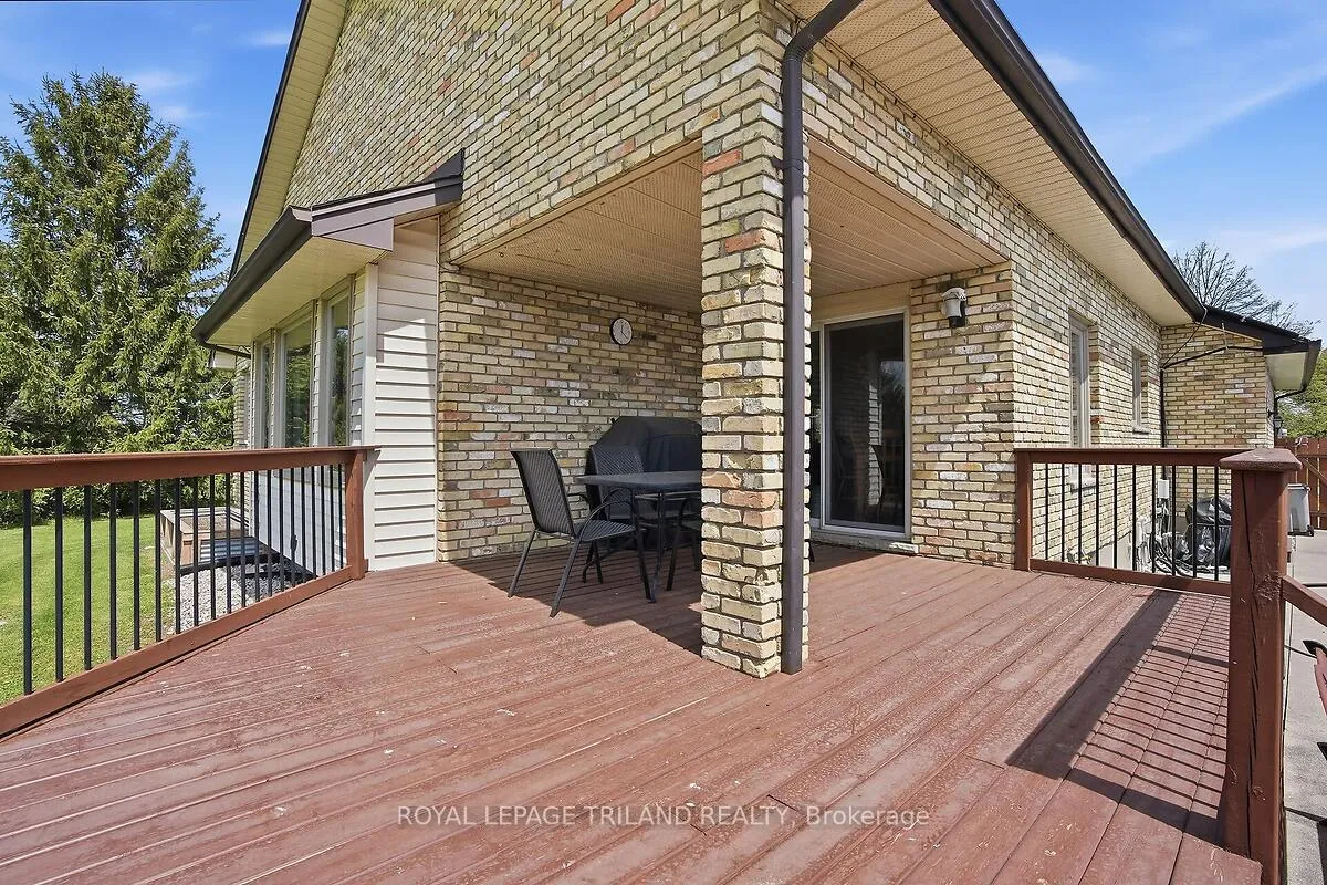 Photo 13 of 24671 Dodge Drive, Strathroy-Caradoc, Cairngorm — HOMEH