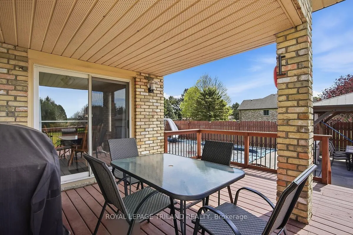 Photo 14 of 24671 Dodge Drive, Strathroy-Caradoc, Cairngorm — HOMEH