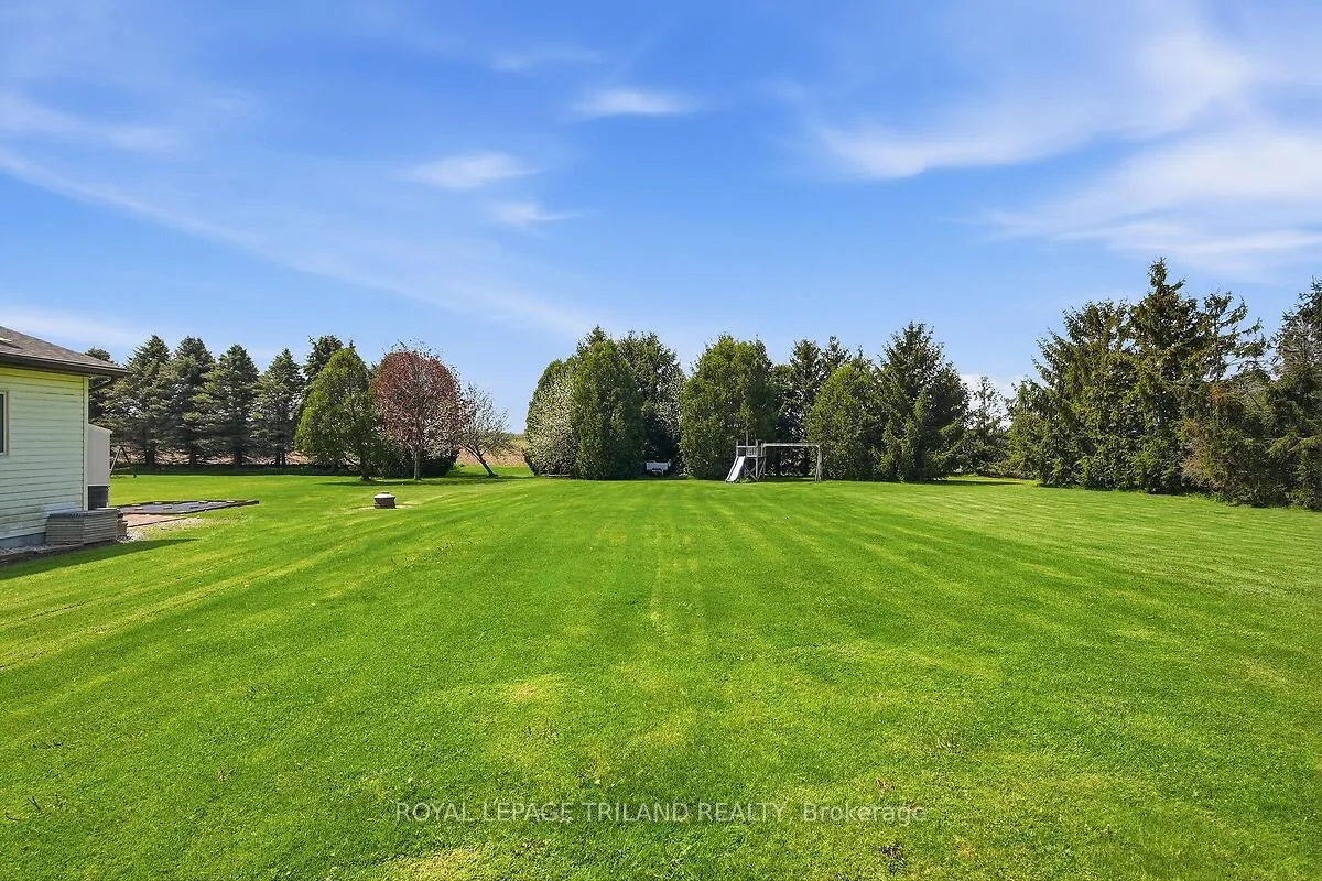 Photo 19 of 24671 Dodge Drive, Strathroy-Caradoc, Cairngorm — HOMEH