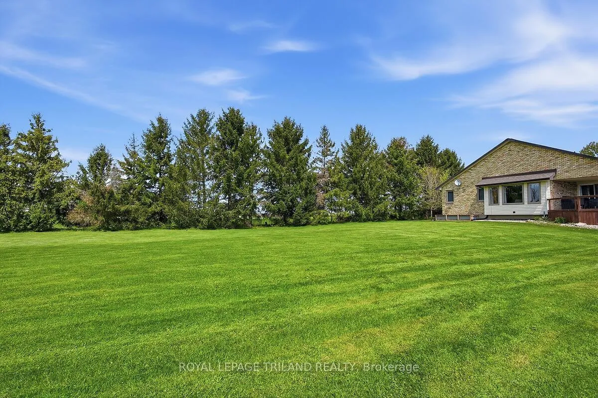 Photo 23 of 24671 Dodge Drive, Strathroy-Caradoc, Cairngorm — HOMEH