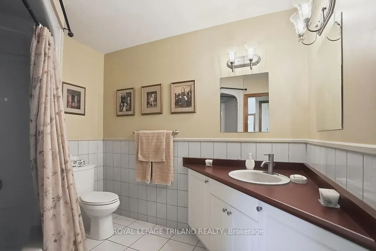 Photo 28 of 24671 Dodge Drive, Strathroy-Caradoc, Cairngorm — HOMEH