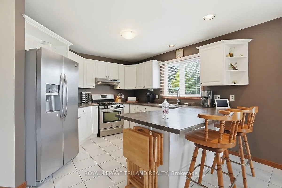 Photo 32 of 24671 Dodge Drive, Strathroy-Caradoc, Cairngorm — HOMEH